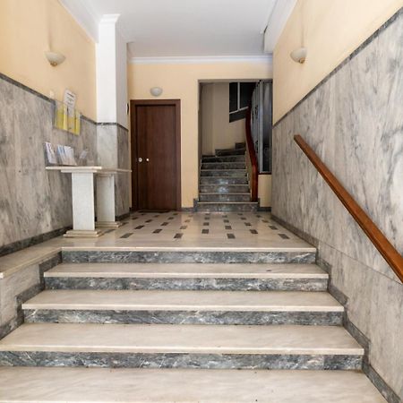 Entire Apt, 2 Bdrm, City Center Atene Esterno foto