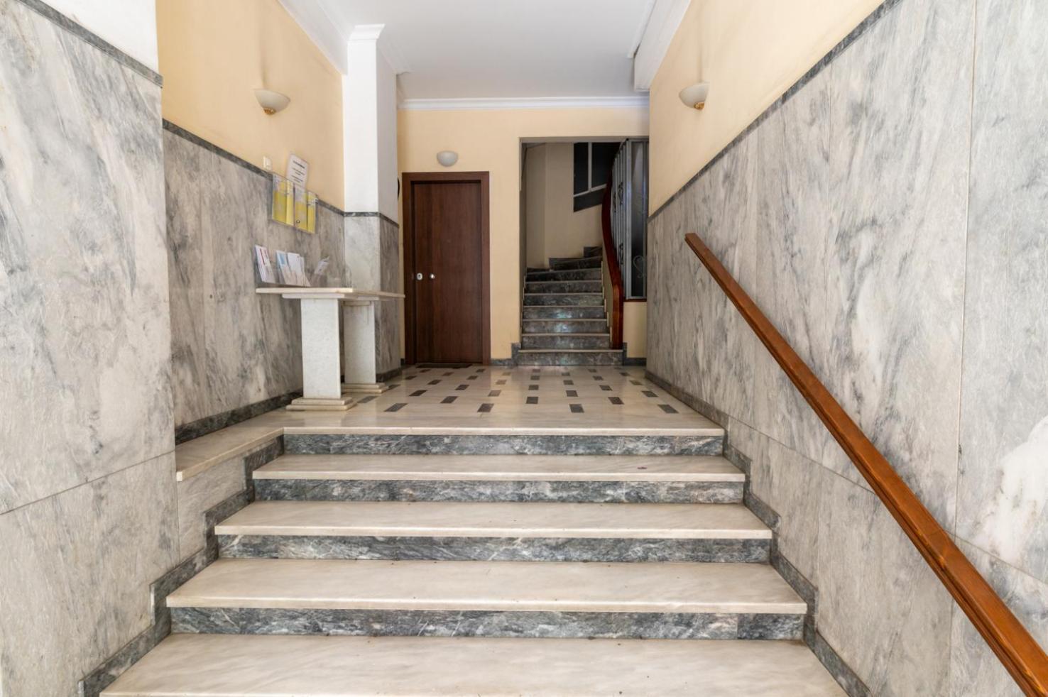 Entire Apt, 2 Bdrm, City Center Atene Esterno foto