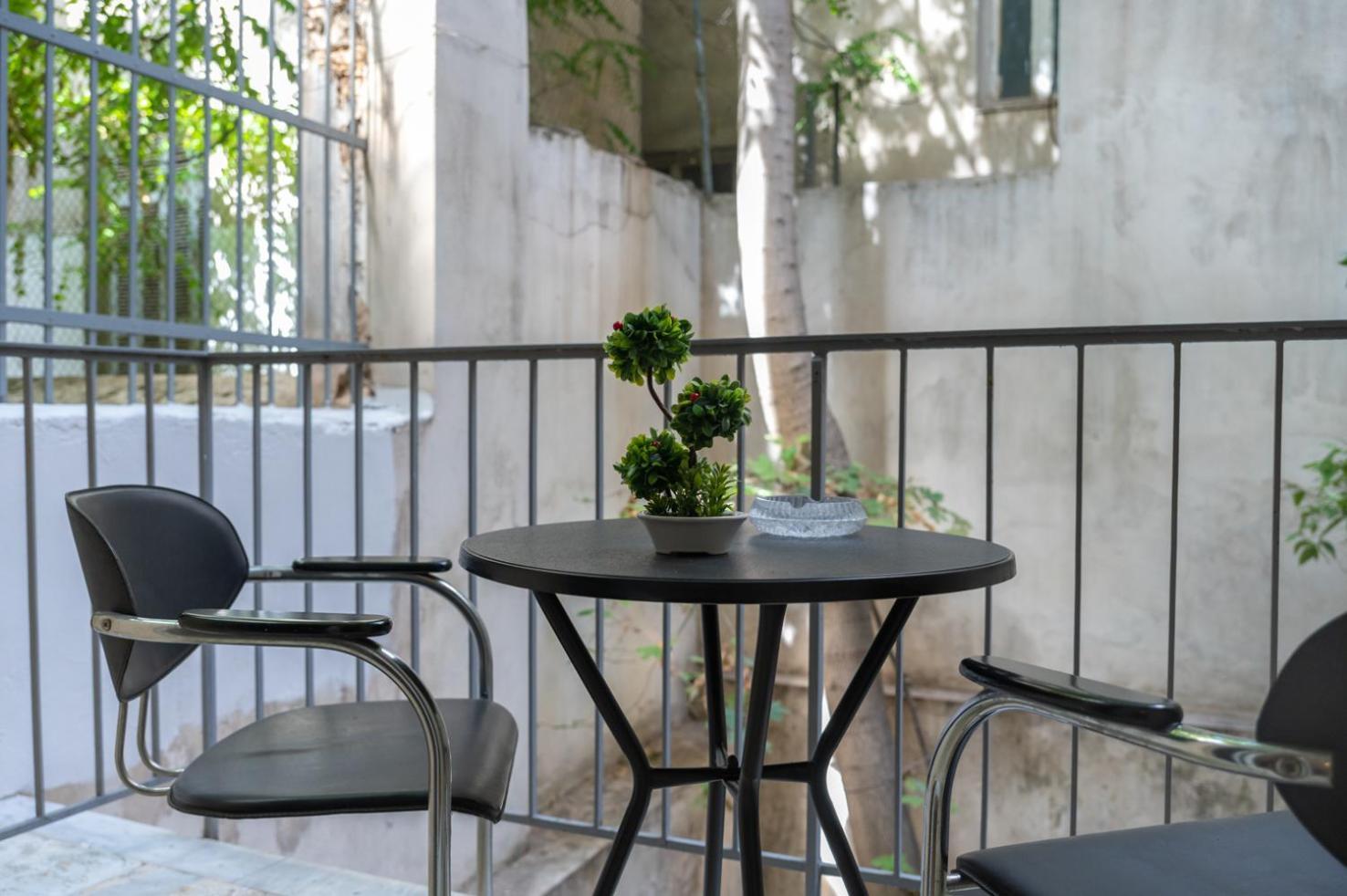Entire Apt, 2 Bdrm, City Center Atene Esterno foto